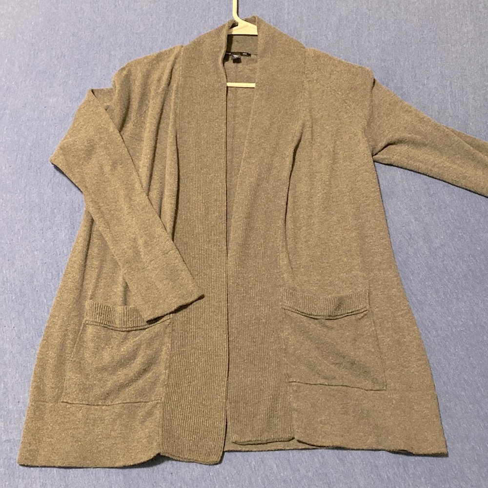 Gray, long-sleeve, longer cardigan